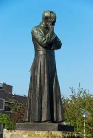 Ariensstandbeeld op Ariensplein